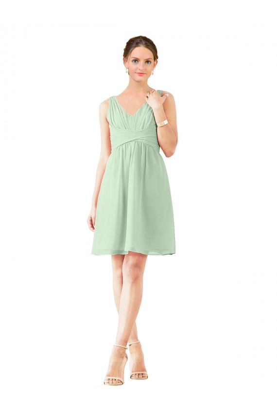 Comprar Verde Salvia línea A Cuello en V Gasa Corto Vestidos de dama de honor / Vestidos de cóctel
